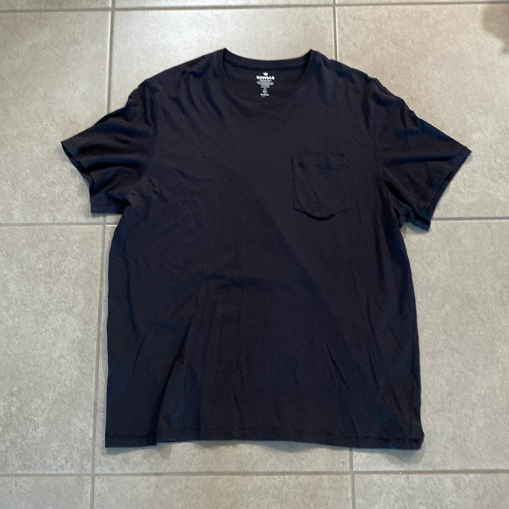 Black Bombas T-Shirts